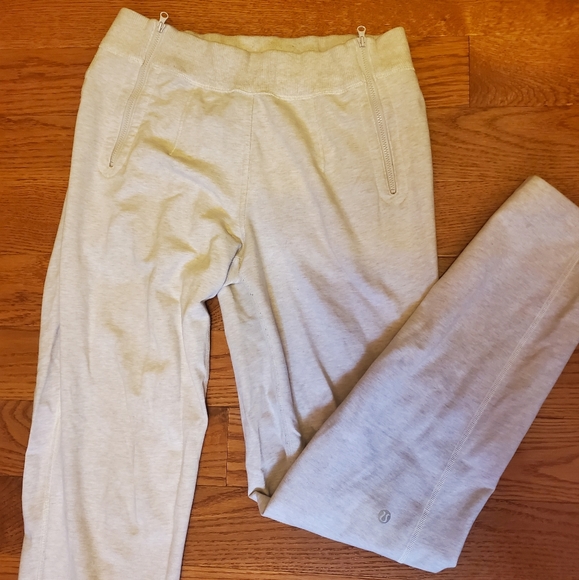 Lululemon Size 6 White Sweatpants/Joggers - Picture 1 of 4